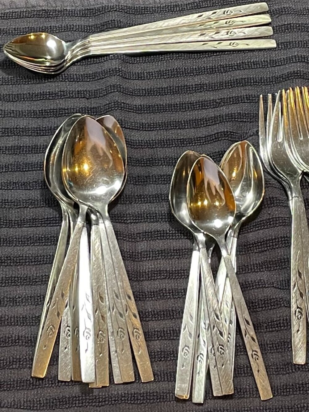 55Pc Vintage Oneida Capistrano Stainless Flatware Set Mid Century Rose Burnished